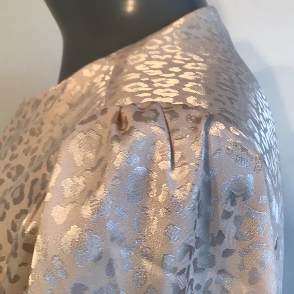 Sincerely Jules Satin Leopard Print Blouse Size S - Picture 6 of 7